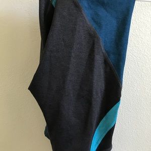 Blue leggings near ankle